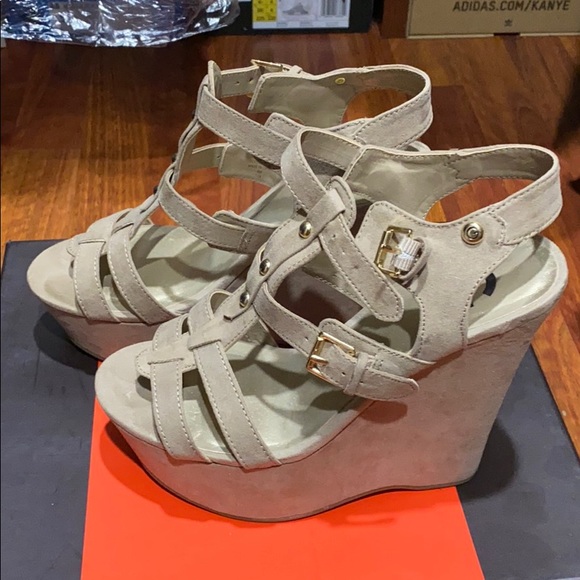 G by guess wedges - Picture 4 of 14